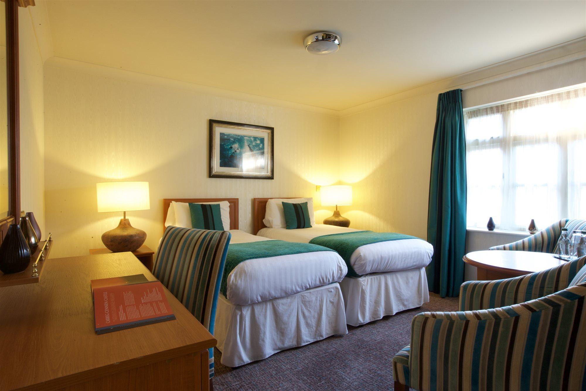 Wrexham Llyndir Hall Hotel, BW Signature Collection Chester Exteriör bild