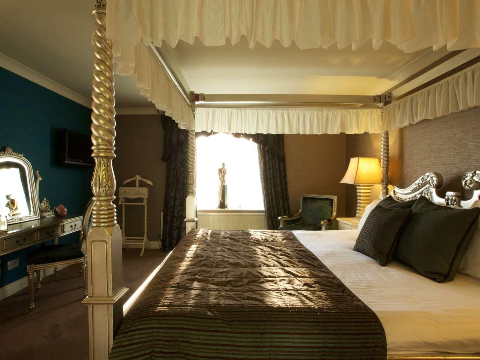 Wrexham Llyndir Hall Hotel, BW Signature Collection Chester Exteriör bild