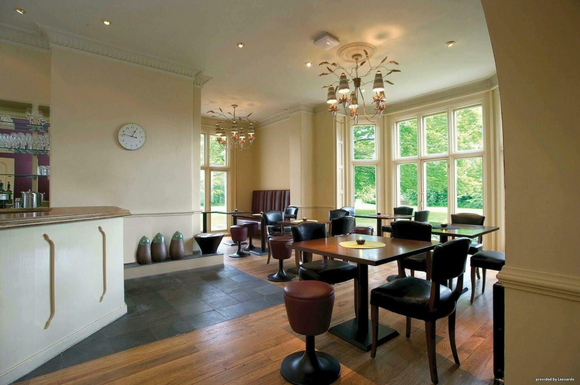 Wrexham Llyndir Hall Hotel, BW Signature Collection Chester Restaurang bild